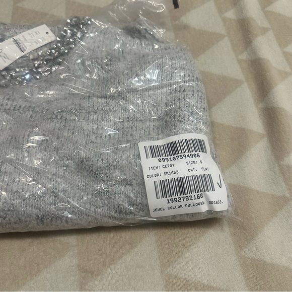J crew Embellished pullover sweater Light Grey Silver Metal - Picture 5 of 5
